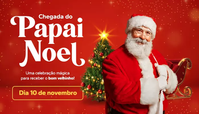 Papai Noel chega ao Mooca Plaza Shopping em carro aberto após um passeio pelas tradicionais ruas do Bairro da Mooca no dia 10 de novembro